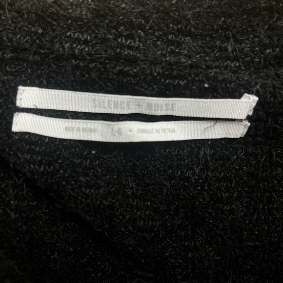 Black crop top long sleeve, very cute for occasions ! - Picture 5 of 6